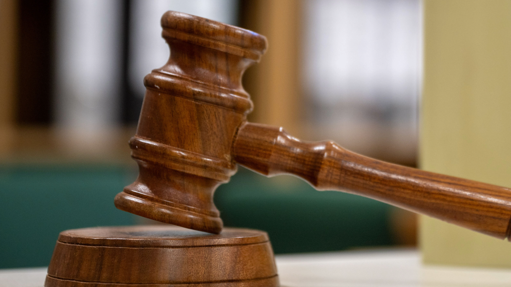 Judge sets bail at $200,000 for sex offender accused of posing as teen at Maple Grove school — WCCO / CBS Minnesota, Eagan Schools news