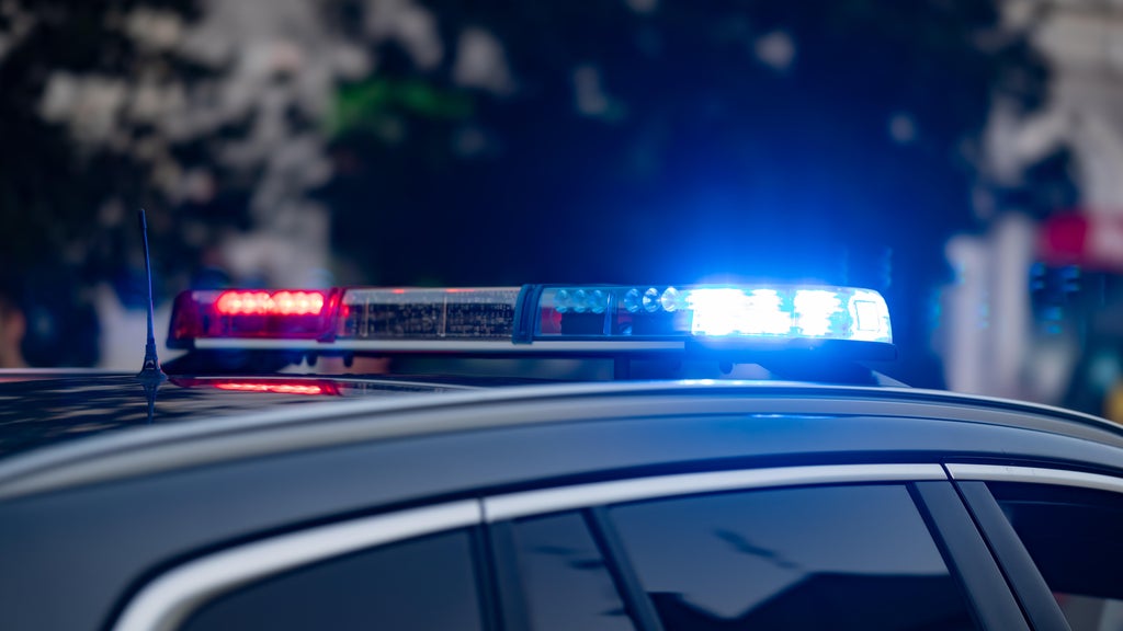 Shelter-in-place issued in Burnsville after shooting injures 1 — WCCO / CBS Minnesota, Eagan Community news
