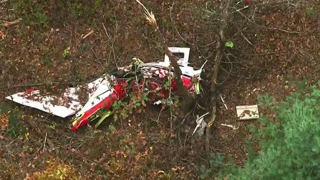 Community mourns pilot among 6 dead in Wisconsin plane crash — WCCO / CBS Minnesota, Eagan Dining news