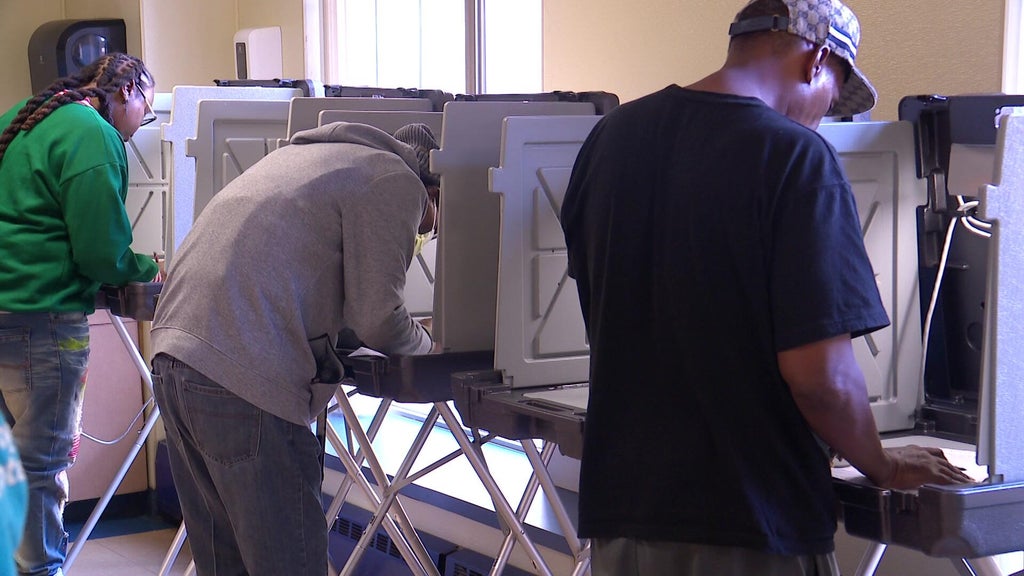 Catholic Charities helps Minnesota's unhoused vote ahead of midterms — WCCO / CBS Minnesota, Eagan Sports news