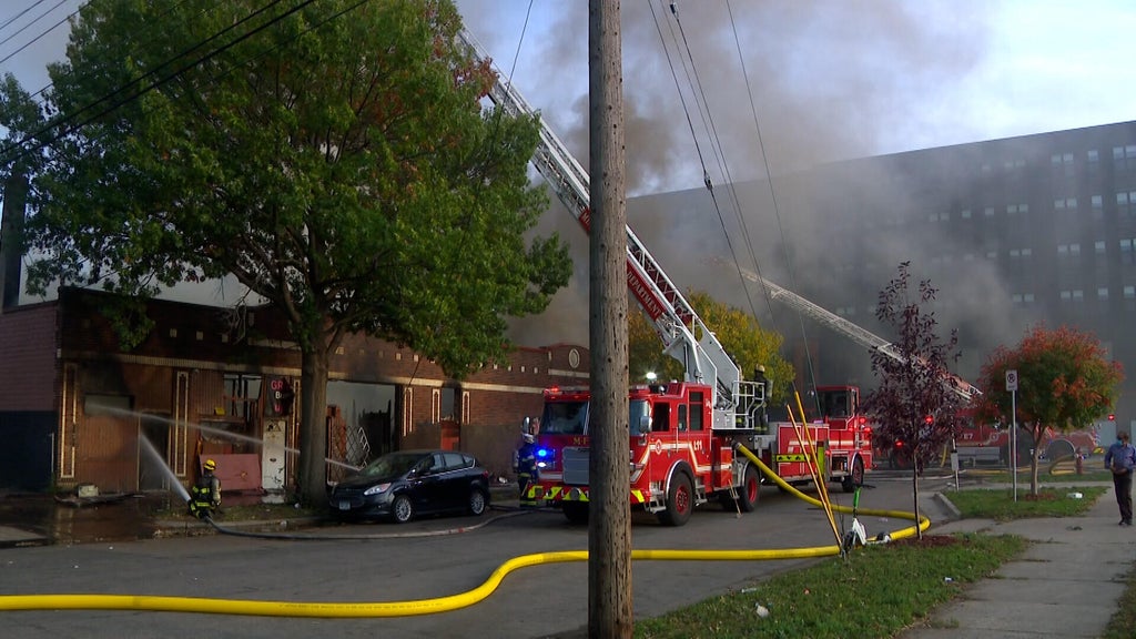 2 Minneapolis firefighters hurt in East Franklin Avenue business fire — WCCO / CBS Minnesota, Eagan Health news