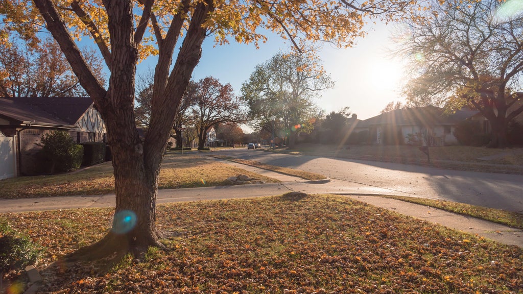 More quiet fall weather Wednesday in Twin Cities; rain on deck early Thursday — WCCO / CBS Minnesota, Eagan Sports news