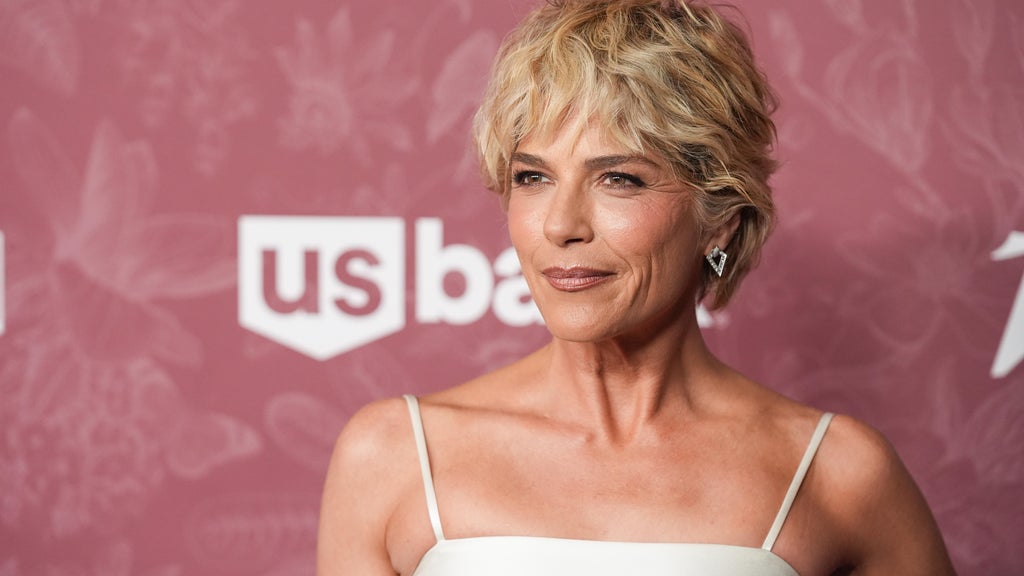 Actress Selma Blair arraigned following arrest for incident related to flight from LAX to JFK — WCCO / CBS Minnesota, Eagan Health news