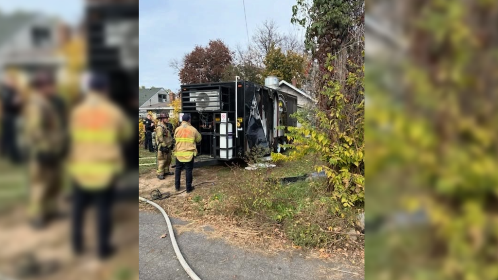 3 adults hospitalized after fire at food truck on St. Paul's east side — WCCO / CBS Minnesota, Eagan Dining news