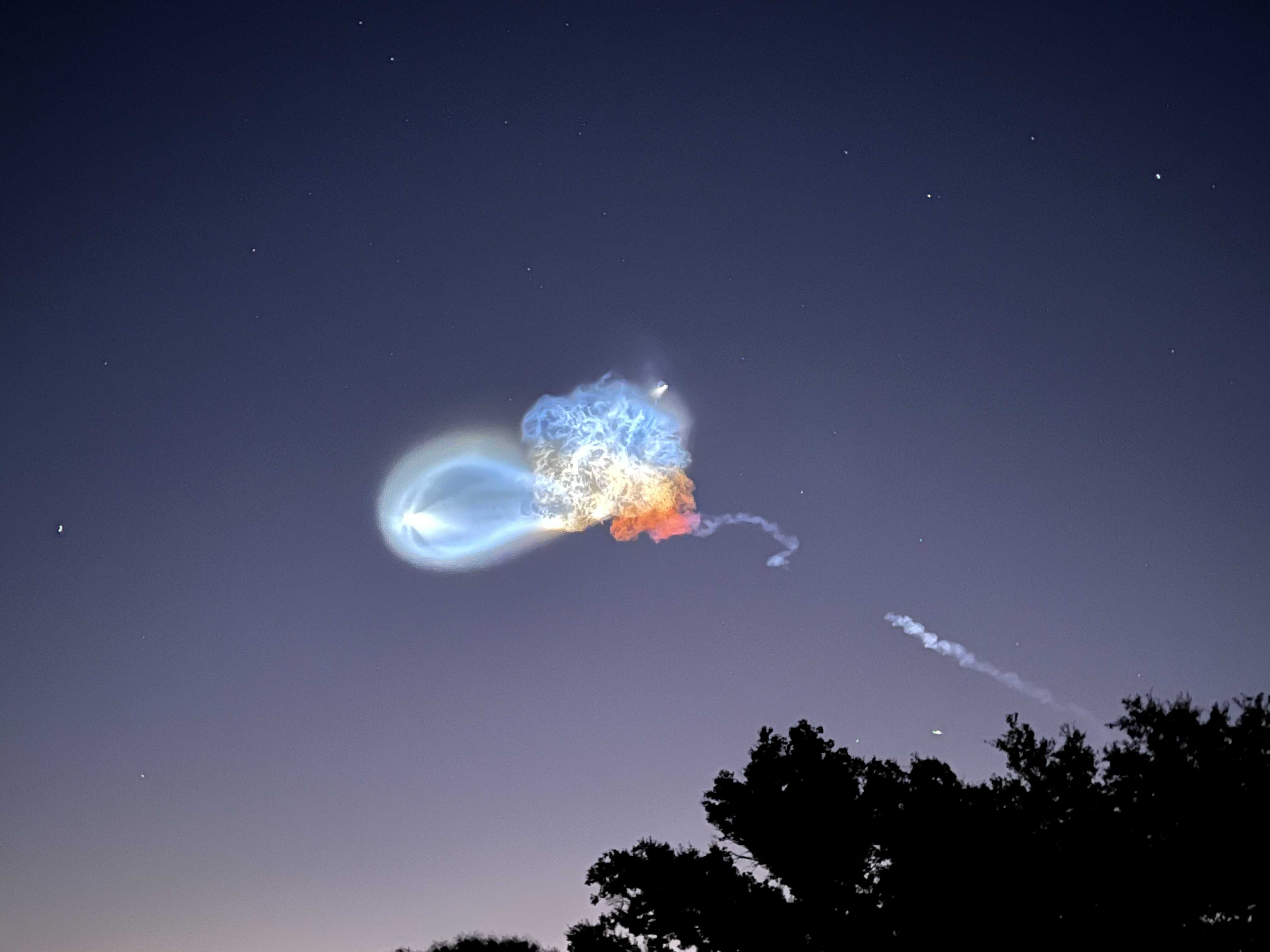 Glowing 'space jellyfish' effect lights up Central Florida sky after rocket launch  — WESH 2 Orlando