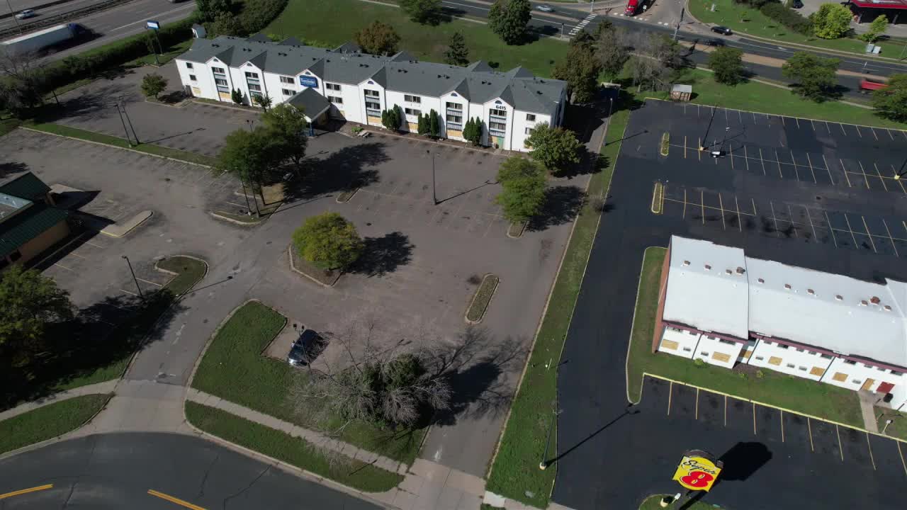 Brooklyn Center City Council unanimously revokes licenses for hotels subject of sex trafficking raid — FOX 9, Eagan Health news